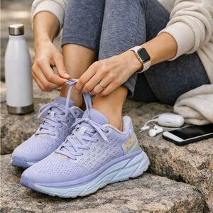 Hoka one one Clifton 8 women’s running shoes size 7.5 Lavender light blue